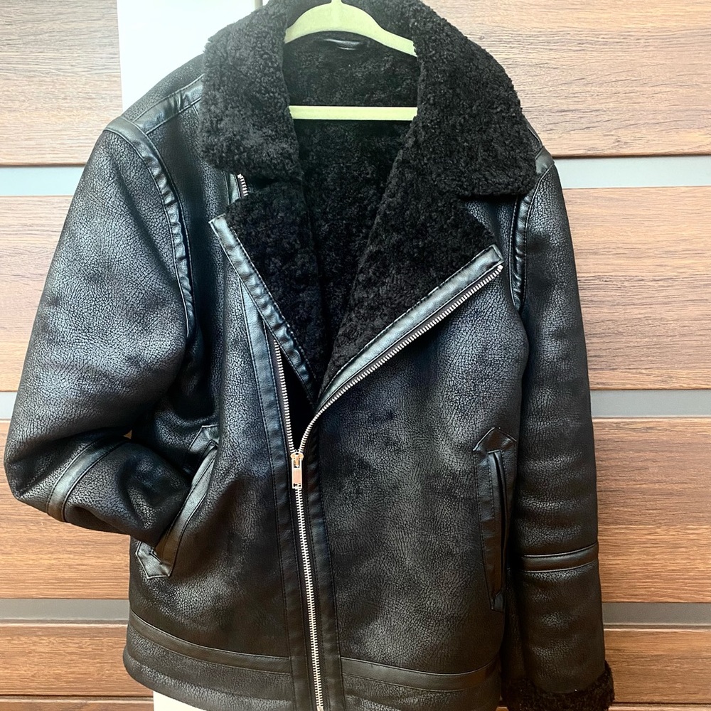 RIVER ISLAND BOYS WINTER JACKET SIZE9/10